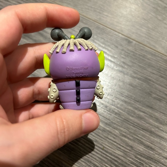 Little green alien as boo vinyl figure - Picture 3 of 6